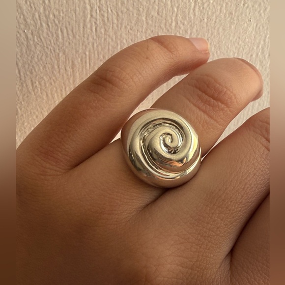 Sophie Buhai Jewelry - Sophie Buhai • Nautilus Ring 🐚
